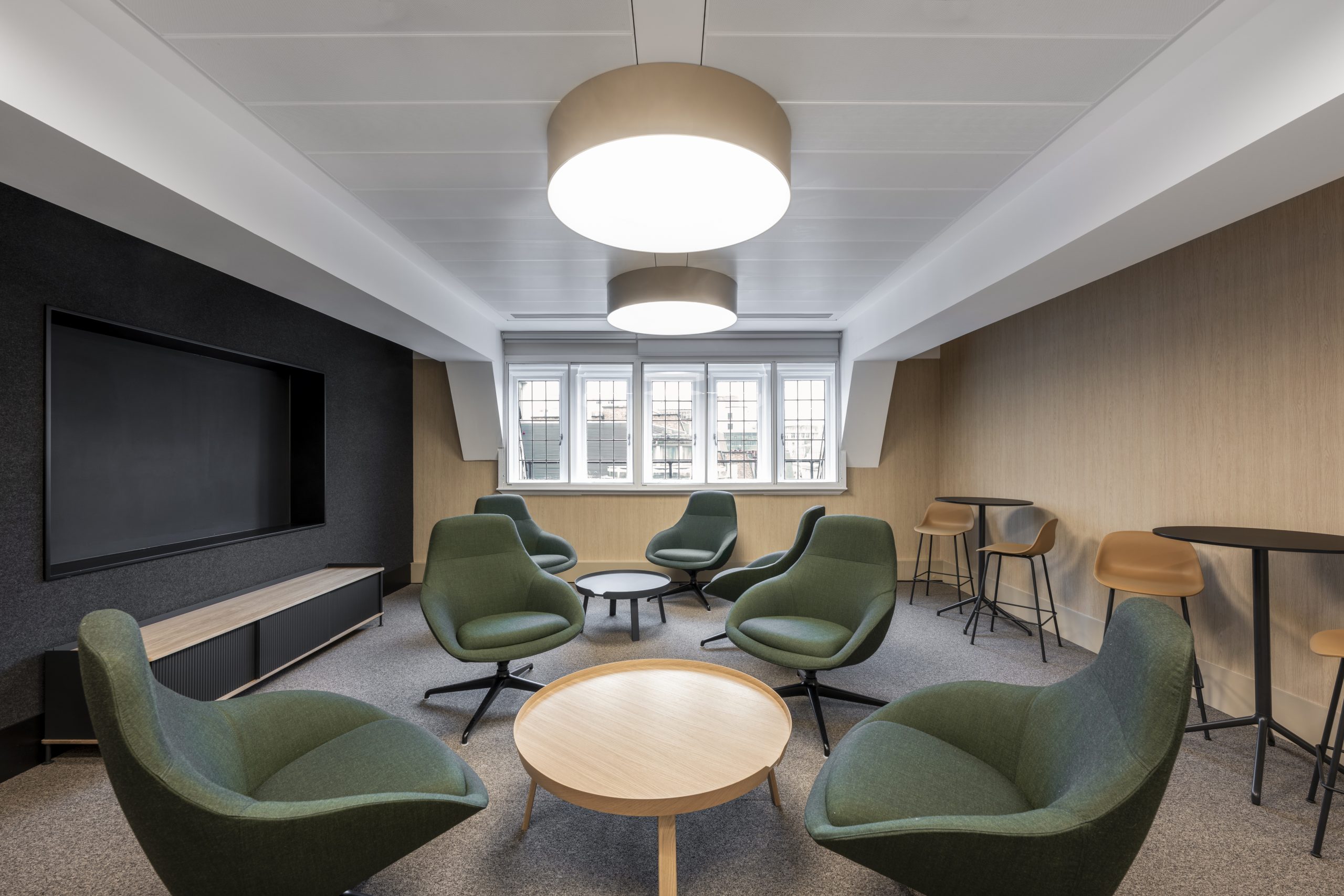 Contemporary office refurbishment with modern finishes and collaborative zones