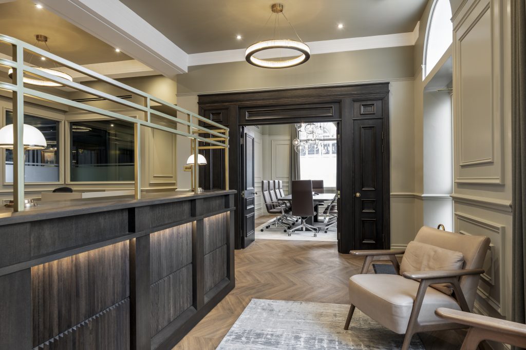 Defining workplace experience - the reception of an investment firm's converted banking hall